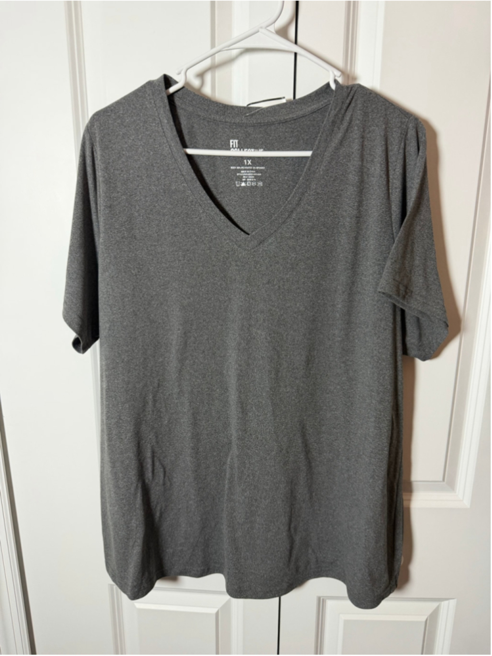 Women's FIT COLLECTIVE Charcoal Heather Short Sleeve V-Neck Tee 1X NWT